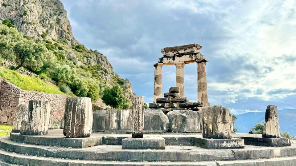 Visit Thermopylae & Delphi Navel of Earth Private Tour 8H - Pricing & Availability