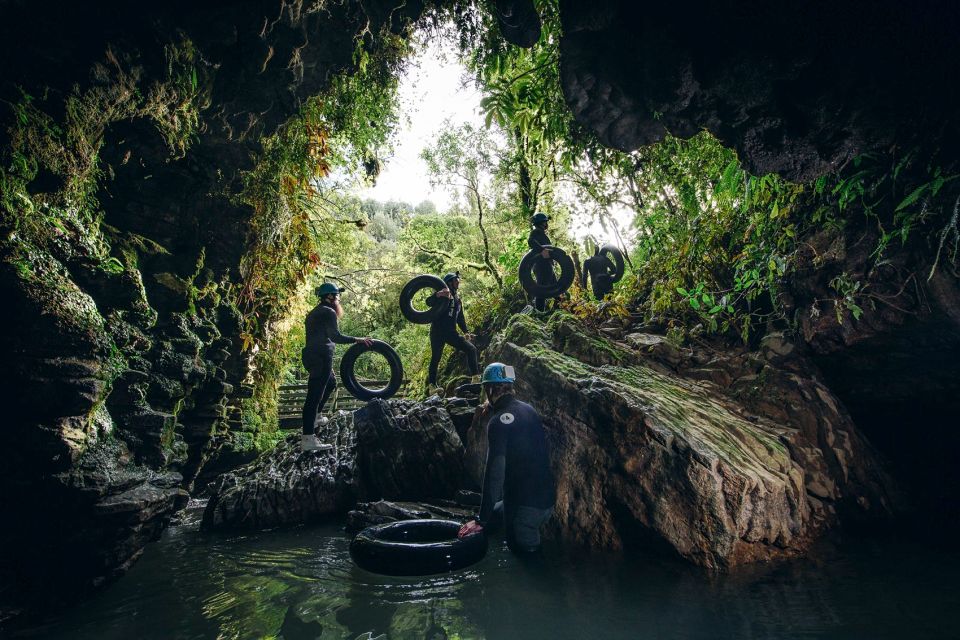 Waitomo Caves: Labyrinth Black Water Rafting Experience - Location Highlights and Facilities
