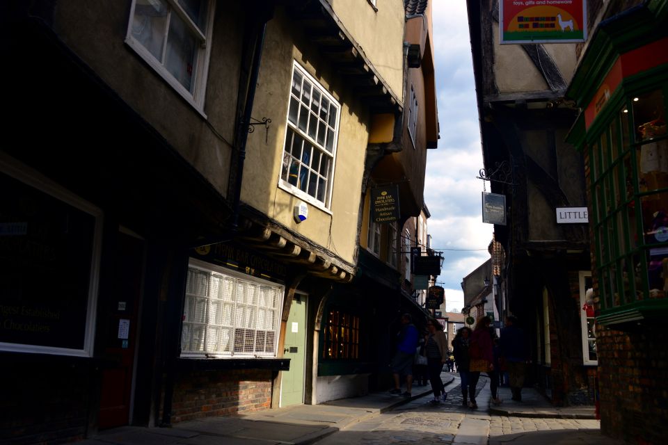 York: Private Guided Walking Tour - Tour Features