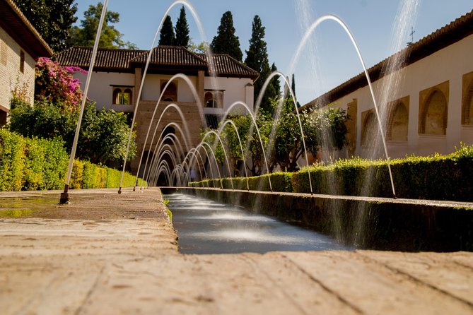 Alhambra Nasrid Palaces & Generalife Semiprivate Guided Tour - Visitor Information
