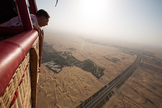 Amazing Hot Air Balloon With Beautiful Desert Sunrise View - Safety and Organization Assurance