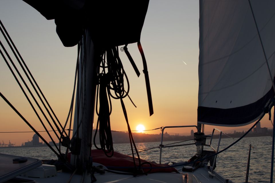 Barcelona: 2-Hour Sunset Cruise on a Sailing Boat - Common questions