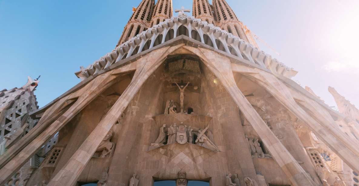Barcelona: Exclusive Sagrada Familia Private Guided Tour - Tour Tips