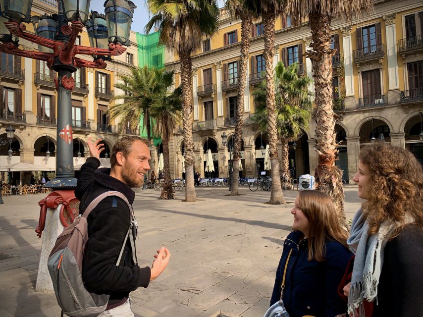 Barcelona: Gothic Quarter & Gaudí Architecture Walking Tour - Common questions