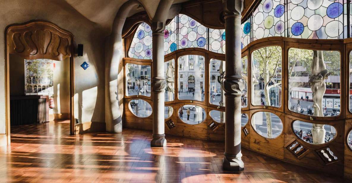 Barcelona: Guided Gaudi Tour to Sagrada, Houses & Park Guell - Common questions