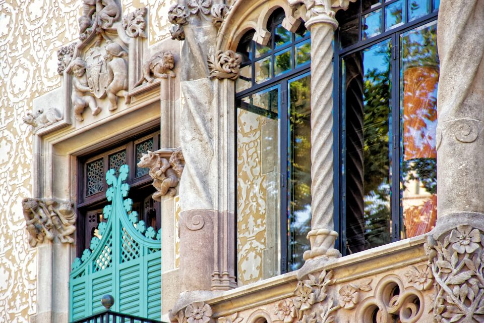 Barcelona: Private Architecture Tour With a Local Expert - Directions and Recommendations