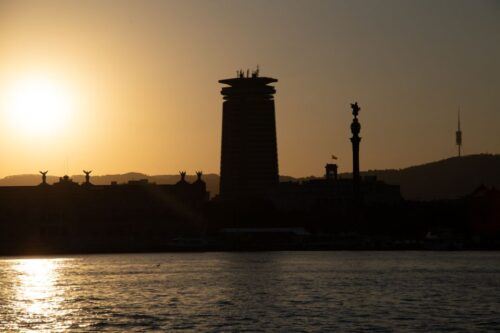 Barcelona Private Romantic Sailing Tour - Common questions