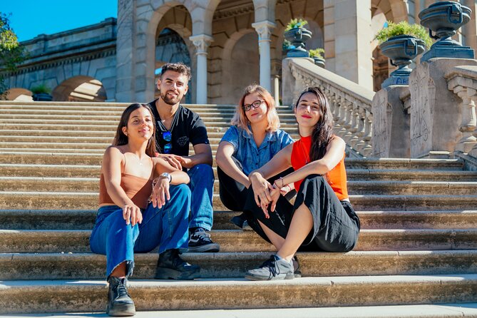 Barcelona: Professional Photoshoot Outside Arc De Triomf - Last Words