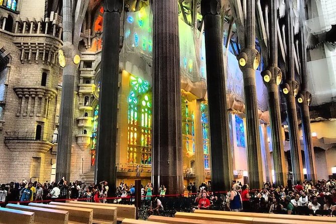 Barcelona : Sagrada Familia Guided Tour - Common questions