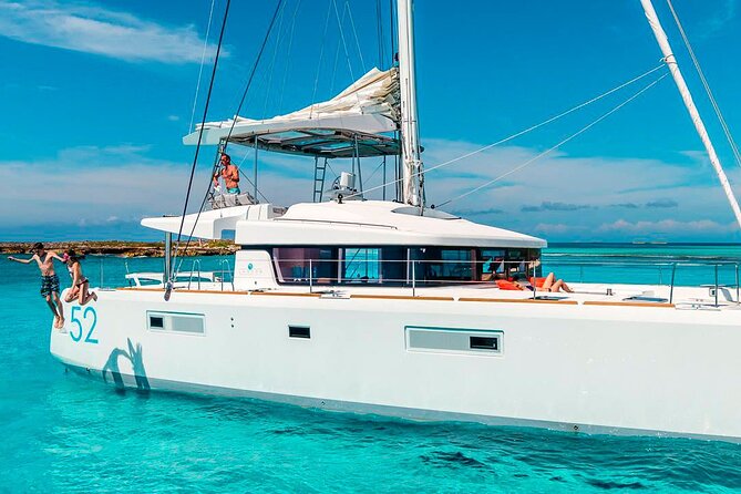 Catamaran Cruise in Riviera Maya With Snorkeling & Beach Club - Beach Club Amenities