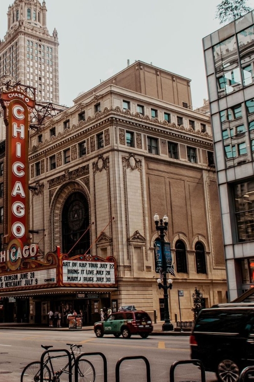 Chicago: Must-Sees & Hidden Gems In-App Audio Tour (ENG) - Immerse in Chicagos Vibrant Atmosphere