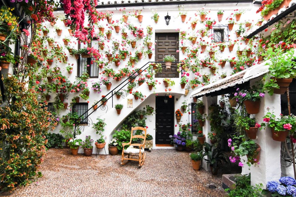 Córdoba: Guided Tour of the Patios - UNESCO Heritage Site