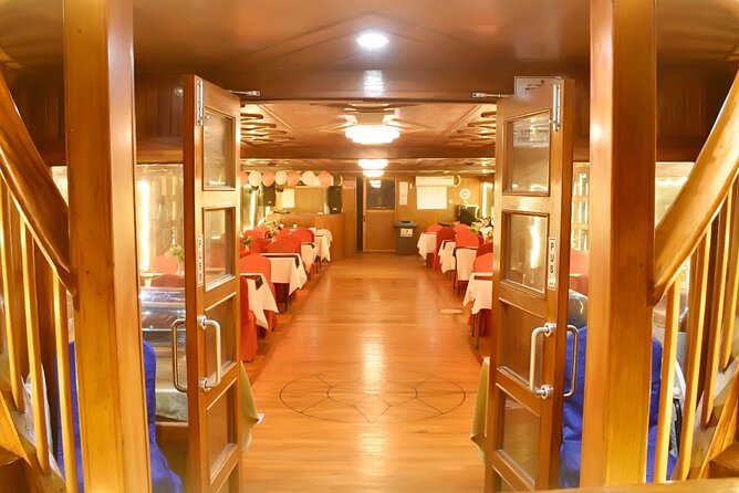 Dubai Water Canal Dinner Cruise With Buffet Dinner - Reviews and Ratings