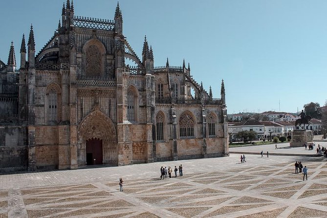 Faith and Heritage: Fátima Batalha Nazaré and Óbidos Private Tour From Lisbon - Common questions
