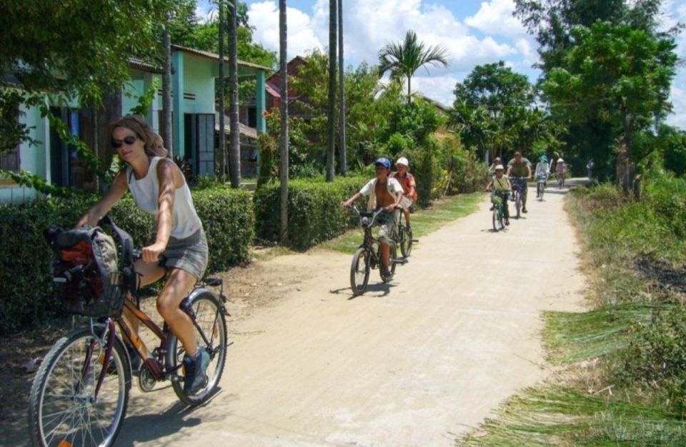 Farming & Fishing Life Tour By Bike - Farming Experience