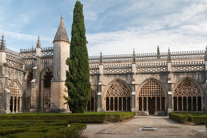 Fátima Batalha Alcobaça Nazaré ( Big Waves) and Óbidos From Lisbon Private Tour - Itinerary Overview