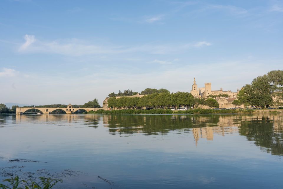 From Avignon : Full Day Avignon & Luberon Expérience - Popes Palace Visit