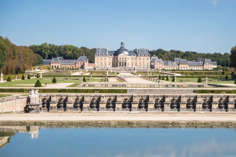 From Paris: Chateau De Fontainebleau & Vaux-Le-Vicomte Tour - Common questions