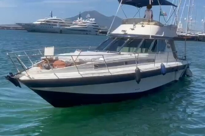 Full Day Private Cruise to Capri on Azimut 43 - Common questions