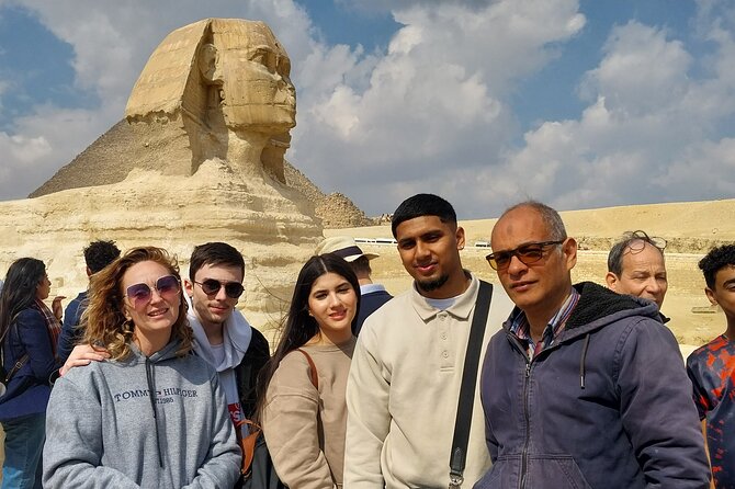 Giza Pyramids-Museum-Bazaar Full-Day Private Tour by A/C Car