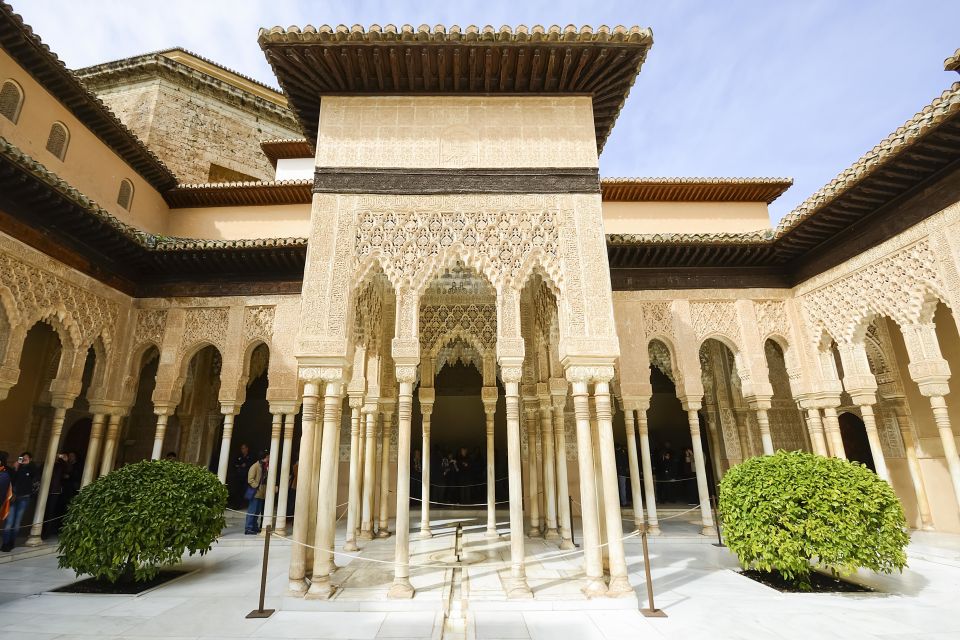 Granada: Alhambra, Nasrid Palaces, and Generalife Tour - Tour Duration