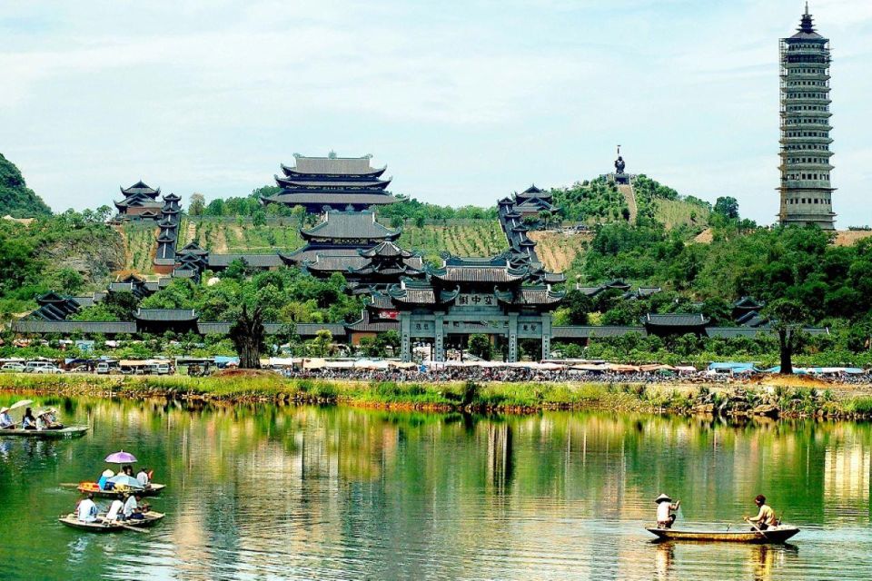 Group Tour Ninh Binh: Pagoda Bai Dinh - Trang An - Hang Mua - Tour Guide Pick-Up