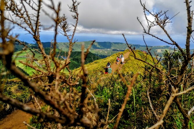 Half Day Guided Tour of Sete Cidades From Ponta Delgada - Common questions