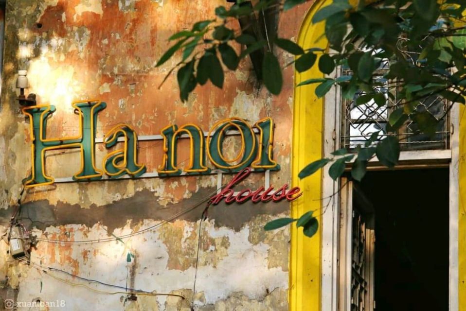 Hanoi: City Highlights Tour With Transfer and Lunch - Positive Tour Features