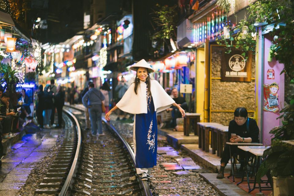 Hanoi's Night Photoshoot With A Local Photographer - Activity Highlights