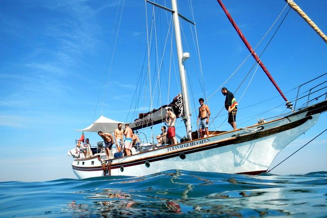 Hen Party in Lisbon on a Vintage Sailboat - Common questions