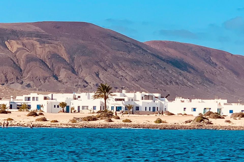 Lanzarote: Roundtrip Ferry Ticket to La Graciosa With Wi-Fi - Common questions