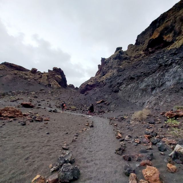 Lanzarote: Timanfaya National Park Trekking Tour - Common questions