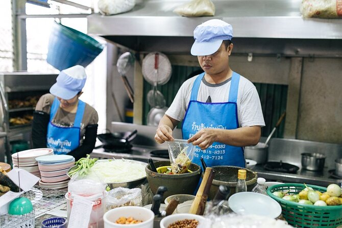 Local Markets of Bangkok Private Tour - Meet Local Vendors