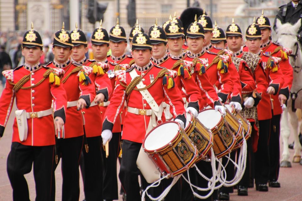 London: Changing of the Guard Private Group or Family Tour - Common questions