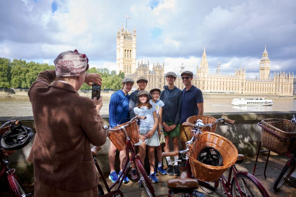 London: Private Family Guided Bike Tour With Childseats - Customization Options