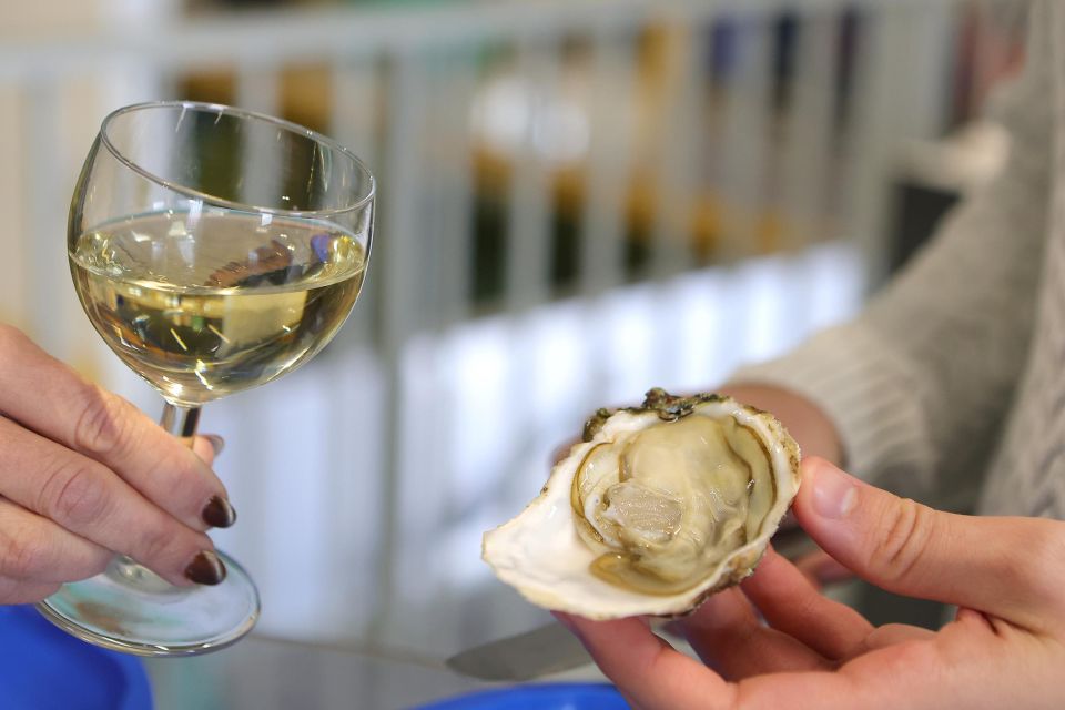 Loupian: Tour Guide of Our Oyster Farm and Tasting - Appreciation