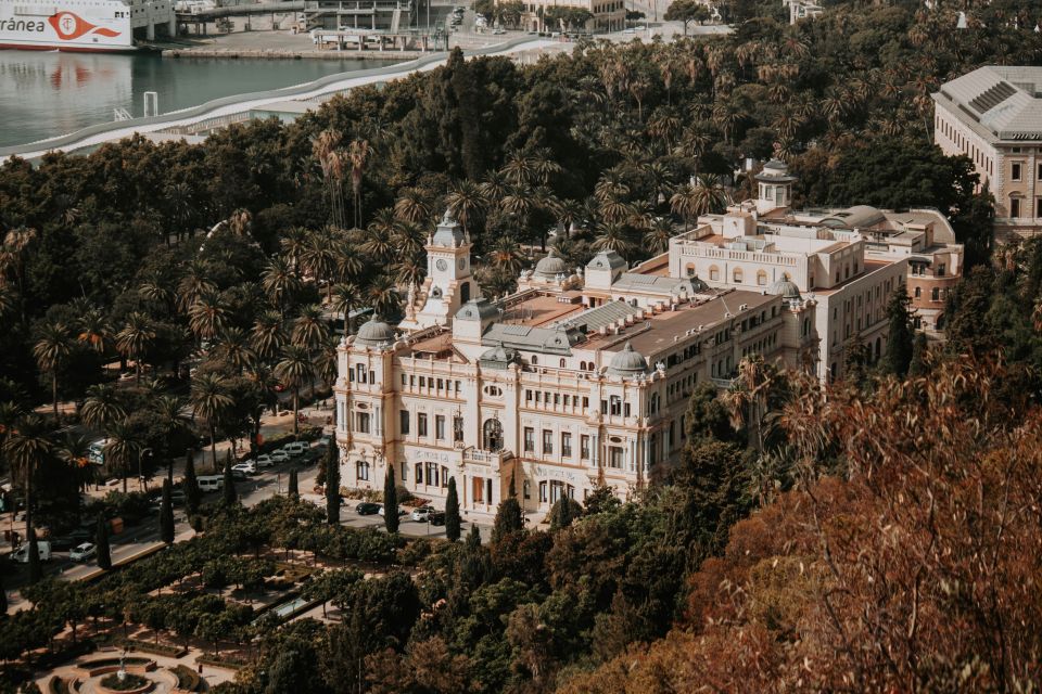 Málaga: Roman Theatre and Alcazaba Private Walking Tour - Common questions