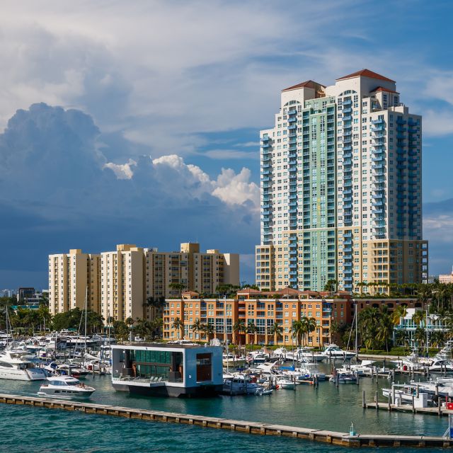 Miami Skyline Boat Tour – Waterfront Views on Biscayne Bay - Customer Reviews and Ratings