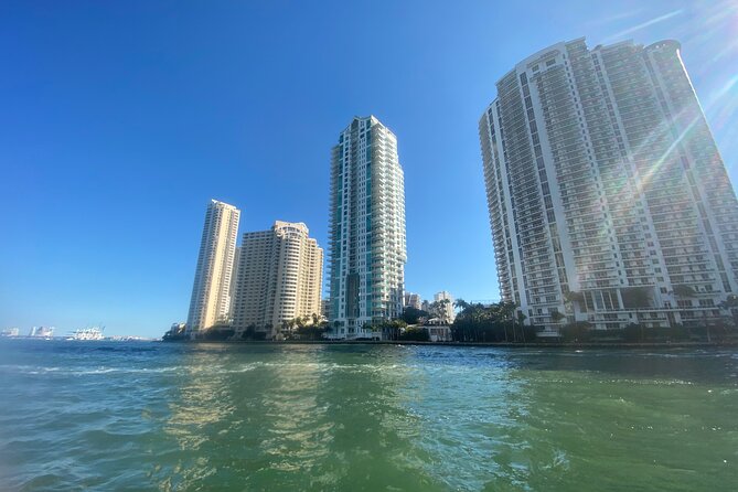 Miami Skyline: Happy Hour 90 Min Sightseeing Cruise & Millionaire Homes - Millionaire Homes Tour