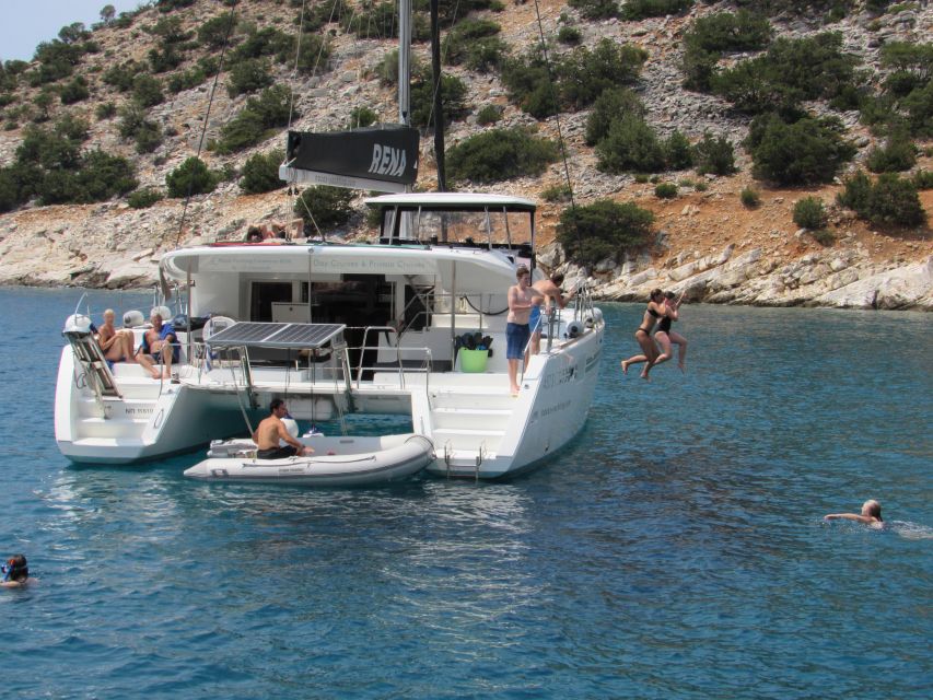 Naxos: Luxury Catamaran Day Trip With Lunch and Drinks - Customer Reviews