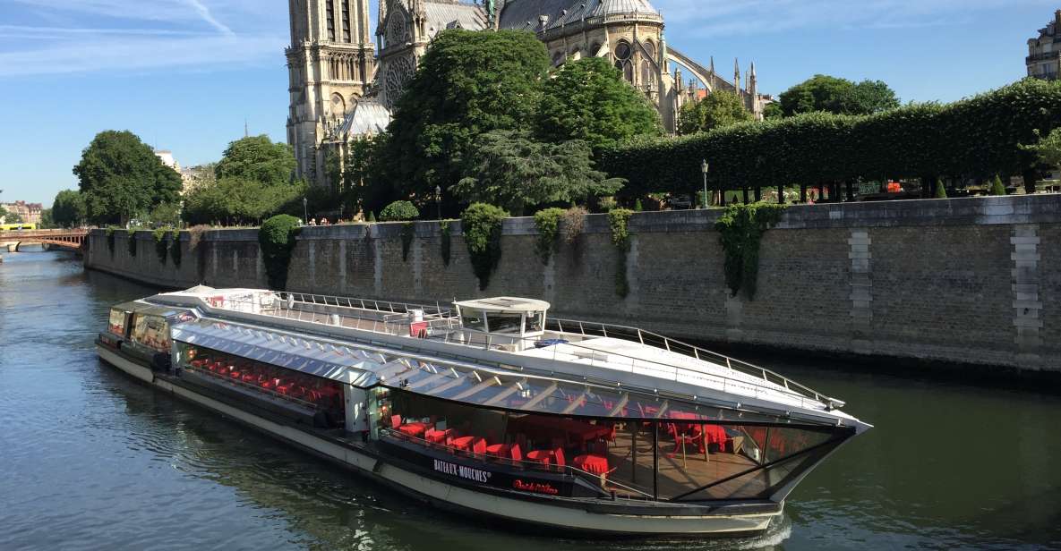Paris: 4-Course Dinner Cruise on Seine River With Live Music - Background