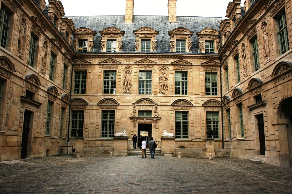 Paris: Le Marais Highlights Guided Small Group Walking Tour - Important Information