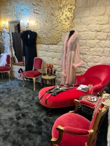 Paris: Lingerie Atelier Girls Party With Champagne - Group Size Limitation