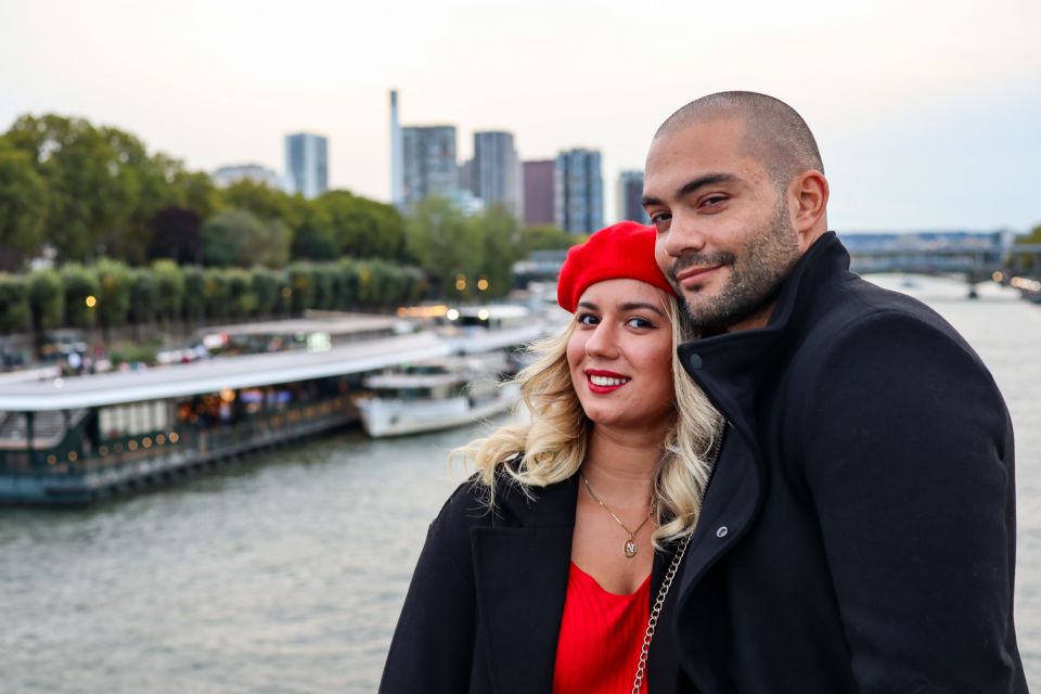 Paris: Romantic Photoshoot for Couples - Background