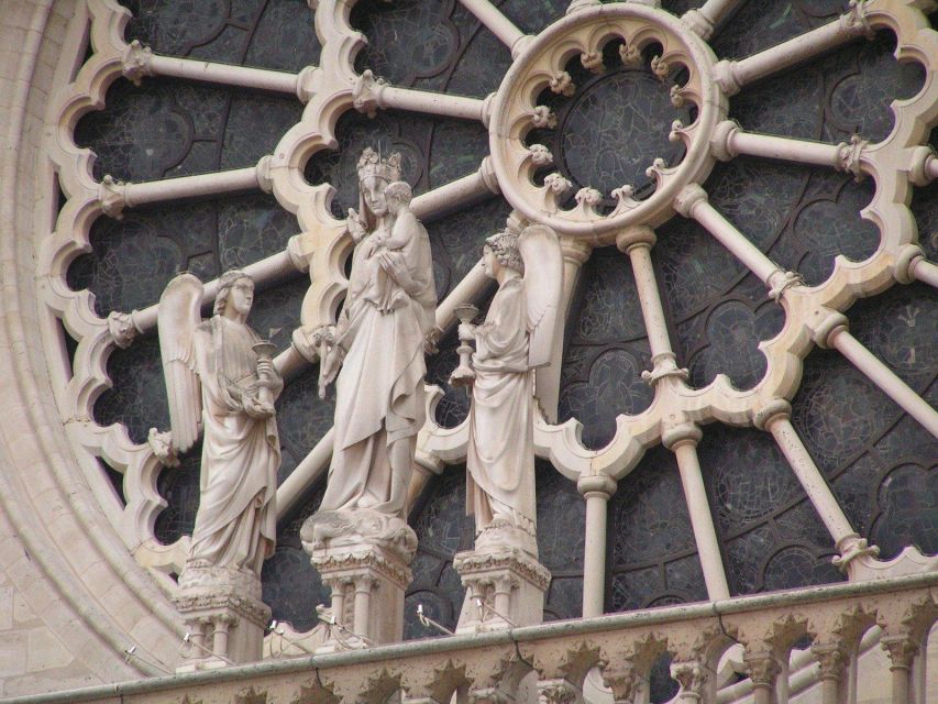 Paris: Visit Notre Dame Archeological Crypt Under the Church - Common questions