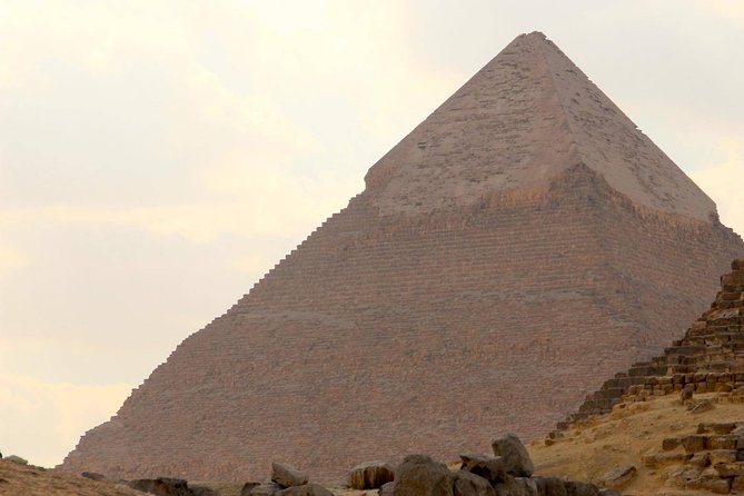 Private Day Tour Giza Pyramids, Sphinx, Memphis, and Saqqara - Common questions