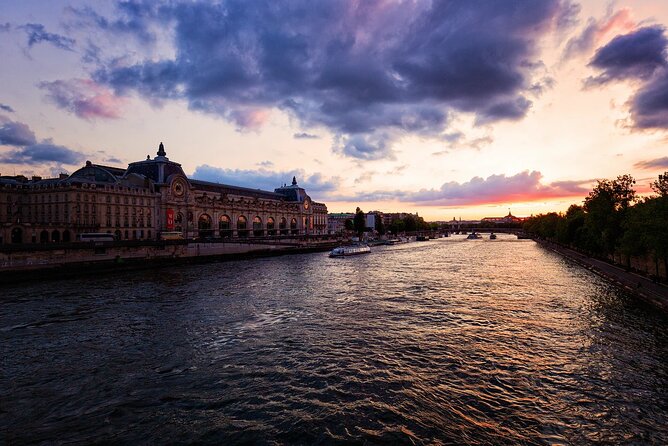 Private Guided Night Tour of Paris by a Vintage Car - Photo Opportunities