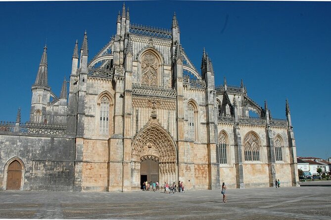 Private Tour Fátima, Batalha, Nazaré and Óbidos From Lisbon - Common questions