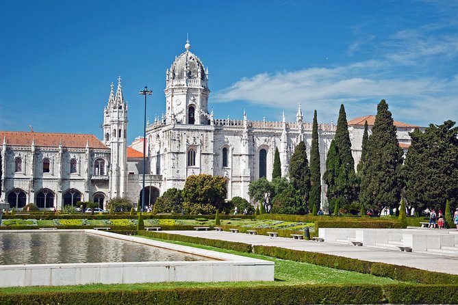 Private Tour Lisboa Half Day 5 Hours - Group Size Variations