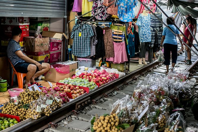 Private Tour: Maeklong Railway Market and Damnoen Saduak Floating Market - Logistics Overview